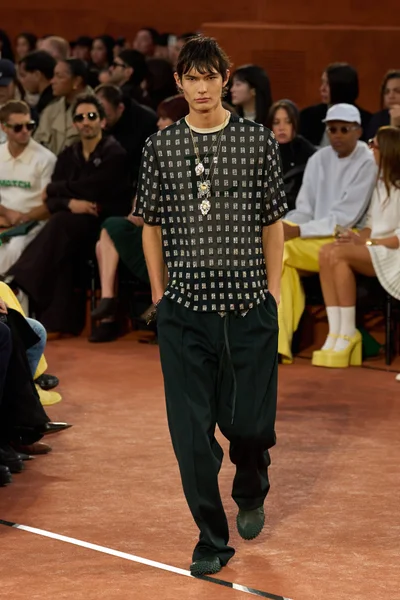 Look 50